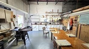 For Sale: $149,000 (2 beds, 1 baths, 768 Square Feet)