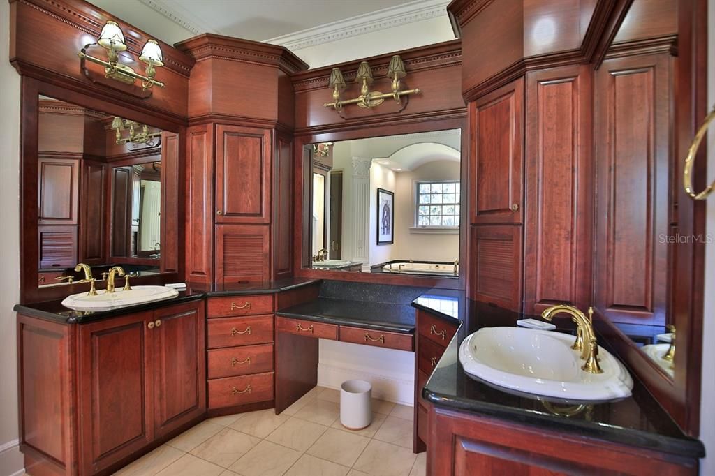 En Venta: $2,850,000 (4 camas, 4 baños, 5668 Pies cuadrados)