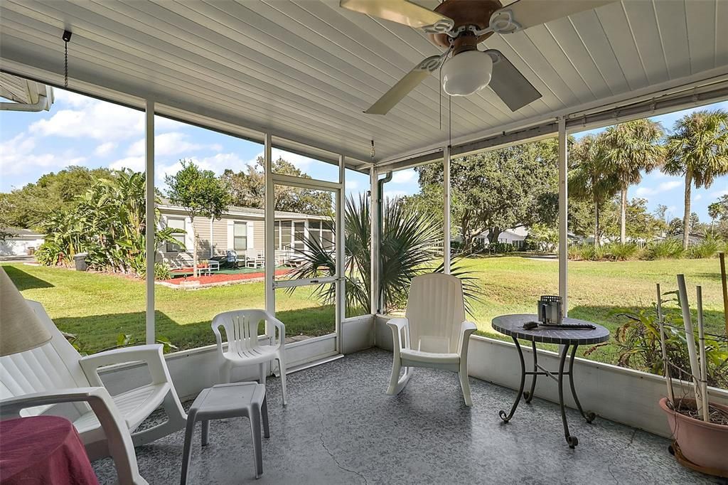 For Sale: $194,900 (2 beds, 2 baths, 1674 Square Feet)