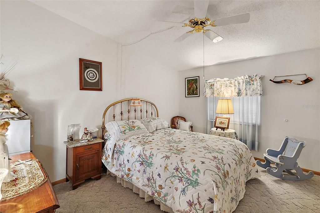 For Sale: $194,900 (2 beds, 2 baths, 1674 Square Feet)