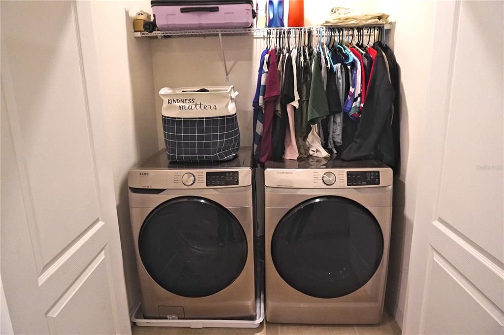 For Sale: $375,000 (3 beds, 2 baths, 1530 Square Feet)