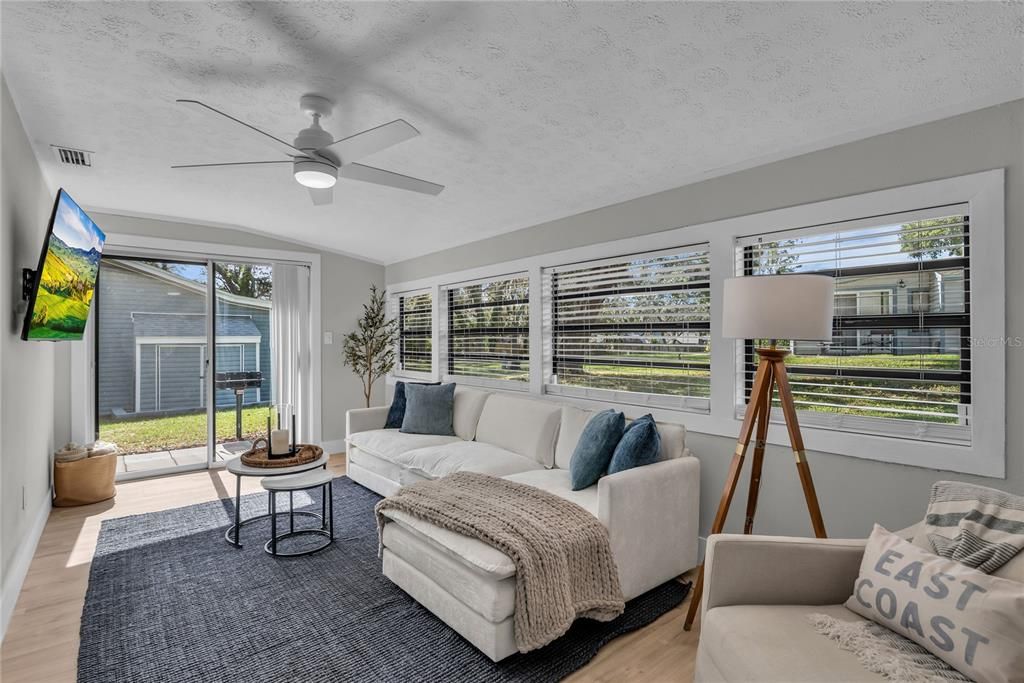 En Venta: $204,900 (2 camas, 2 baños, 720 Pies cuadrados)