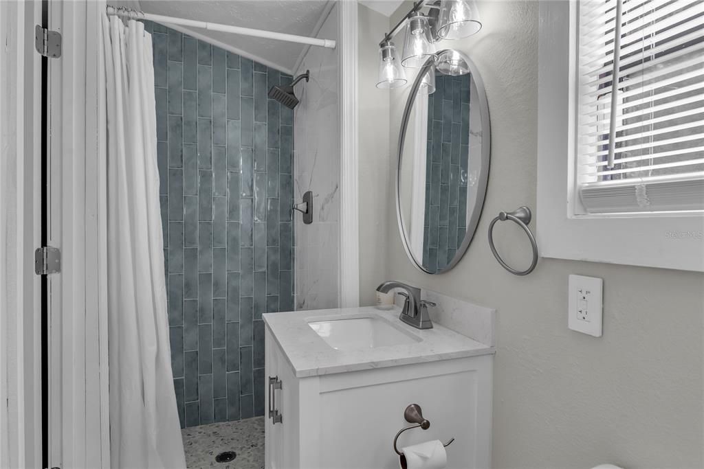 En Venta: $204,900 (2 camas, 2 baños, 720 Pies cuadrados)