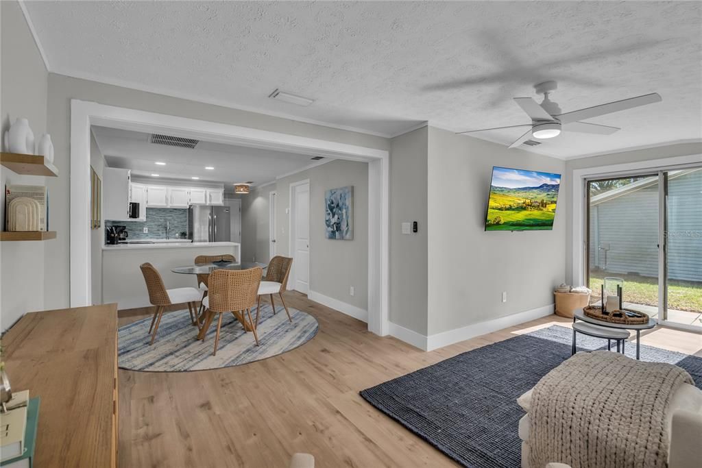 En Venta: $204,900 (2 camas, 2 baños, 720 Pies cuadrados)