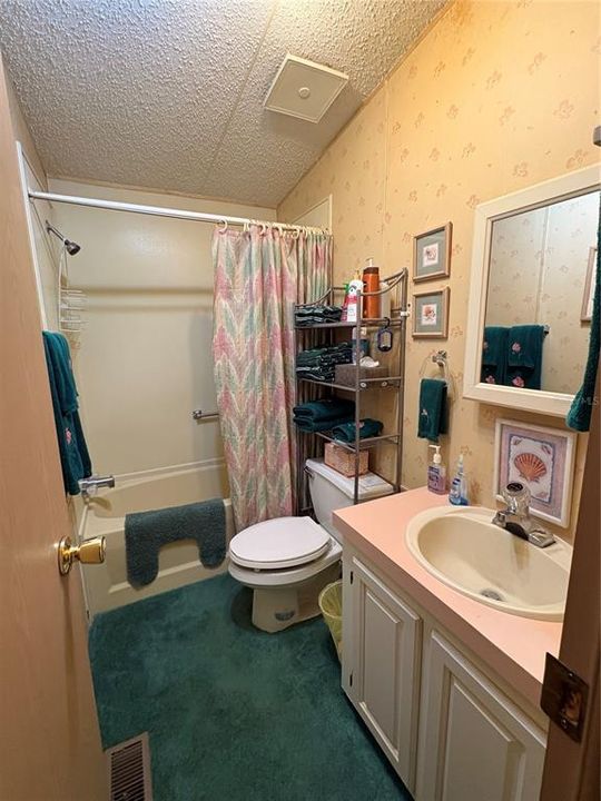 待售: $137,000 (2 贝兹, 2 浴室, 994 平方英尺)