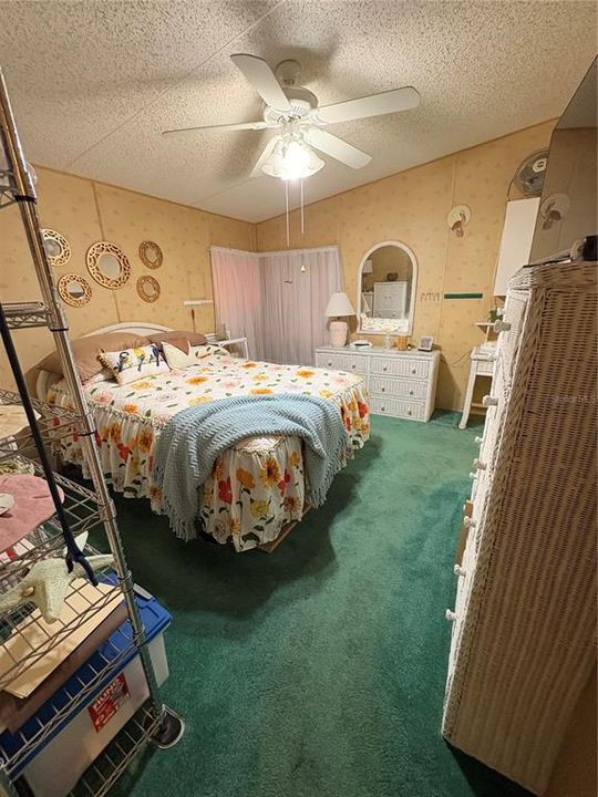 待售: $137,000 (2 贝兹, 2 浴室, 994 平方英尺)