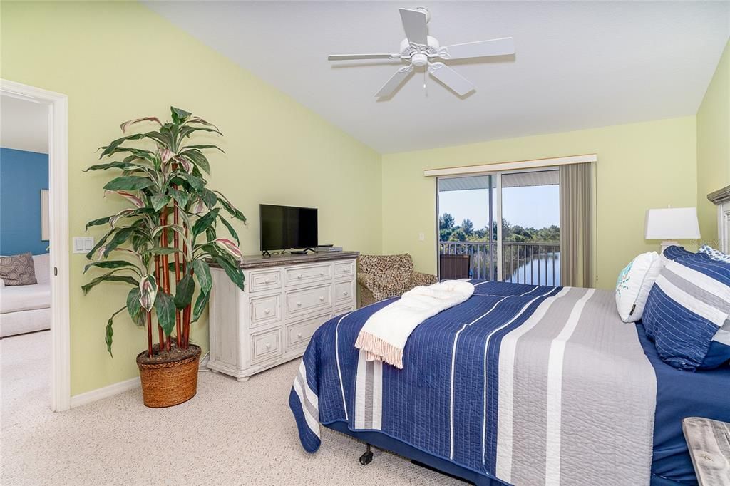 待售: $235,000 (2 贝兹, 2 浴室, 1230 平方英尺)