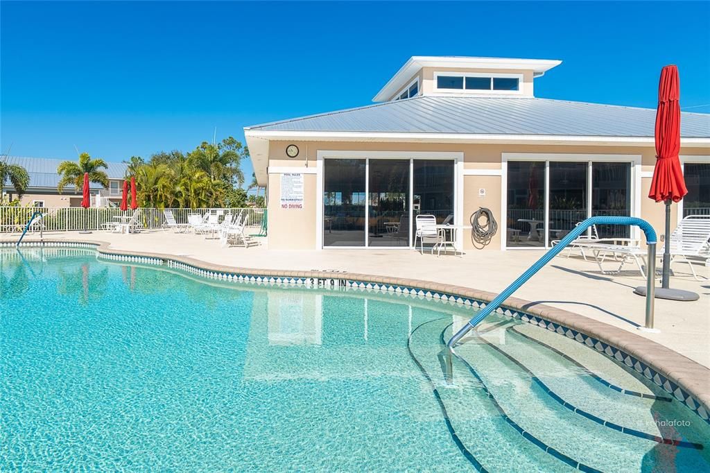 待售: $235,000 (2 贝兹, 2 浴室, 1230 平方英尺)