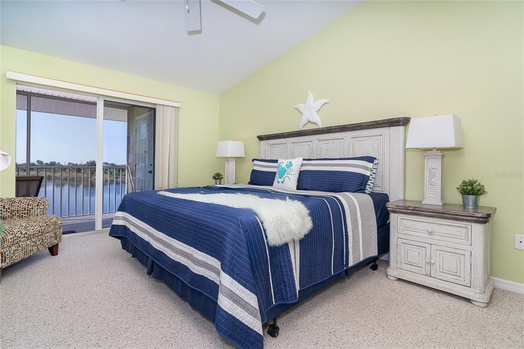 待售: $235,000 (2 贝兹, 2 浴室, 1230 平方英尺)