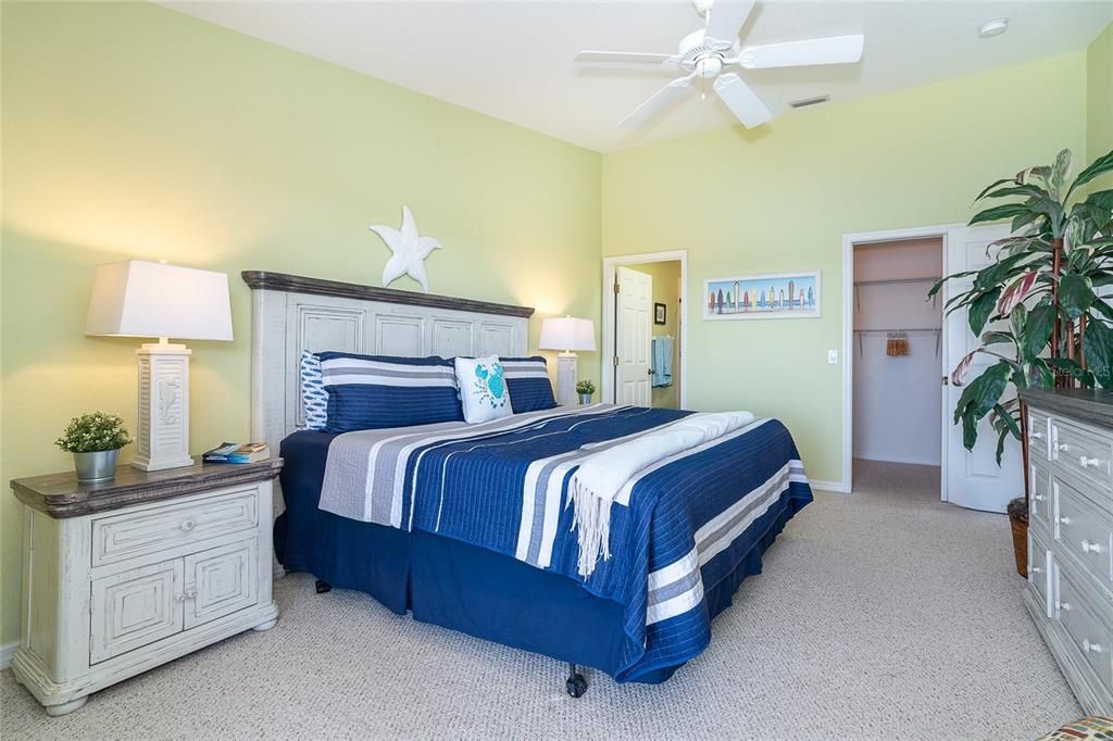 待售: $235,000 (2 贝兹, 2 浴室, 1230 平方英尺)