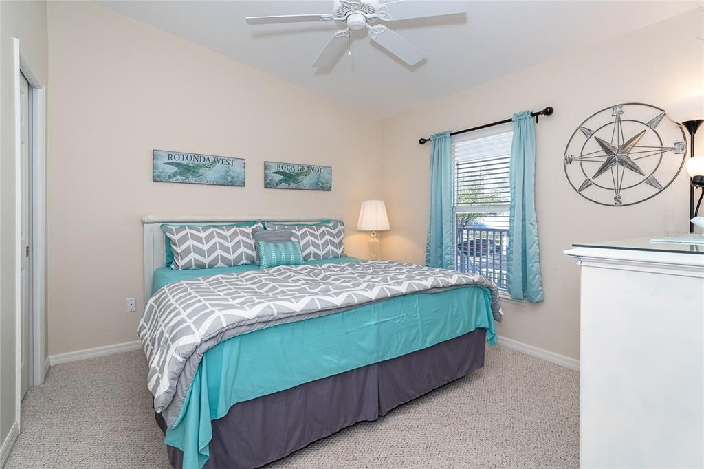 待售: $235,000 (2 贝兹, 2 浴室, 1230 平方英尺)