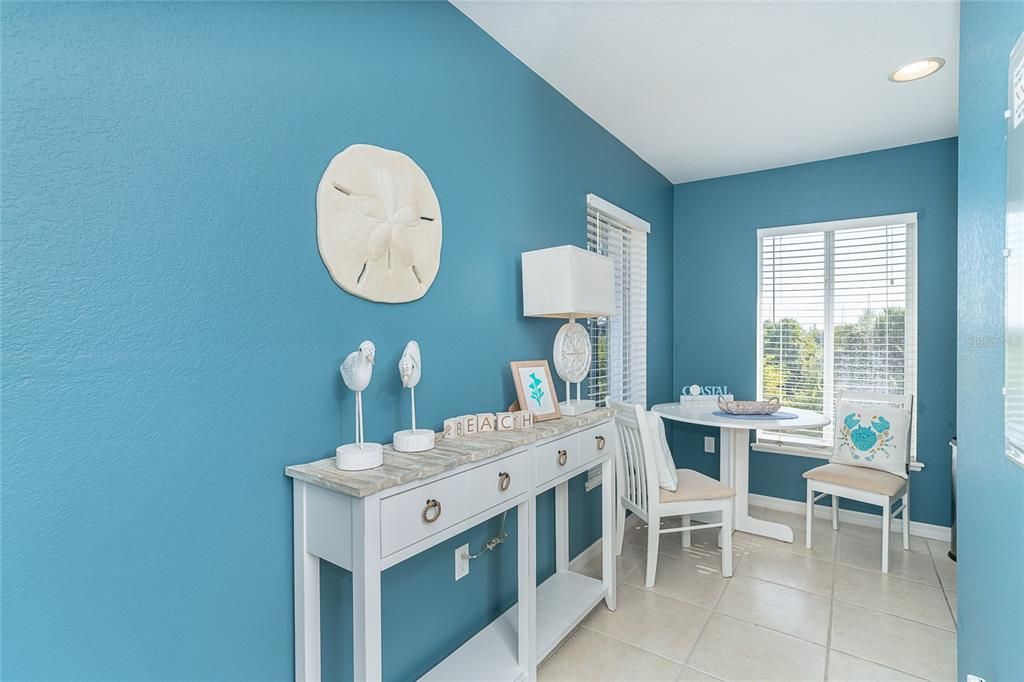 待售: $235,000 (2 贝兹, 2 浴室, 1230 平方英尺)