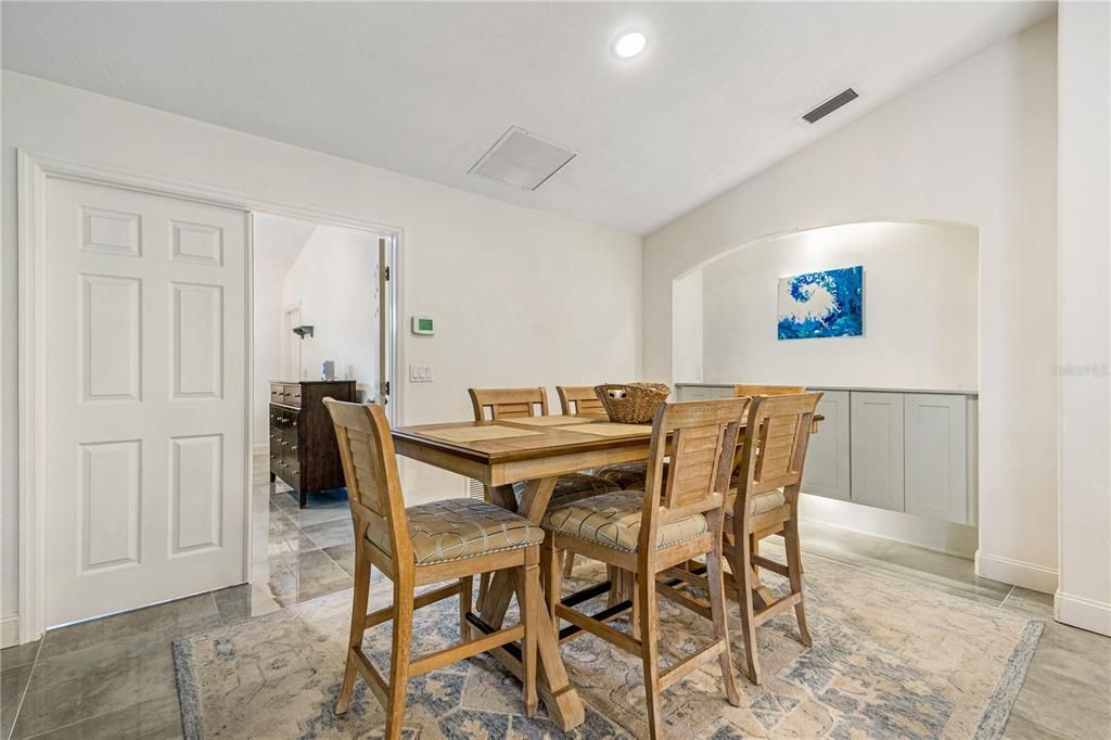 На продажу: $549,000 (4 спален, 2 ванн, 2627 Квадратных фут)