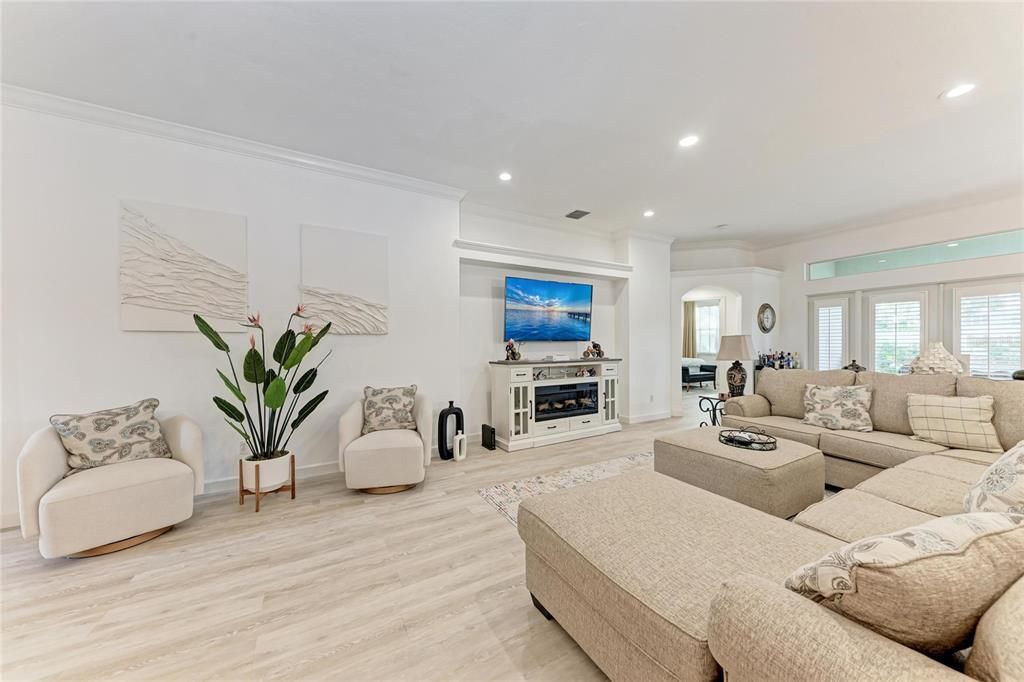 出租: $4,500 (3 贝兹, 2 浴室, 1885 平方英尺)