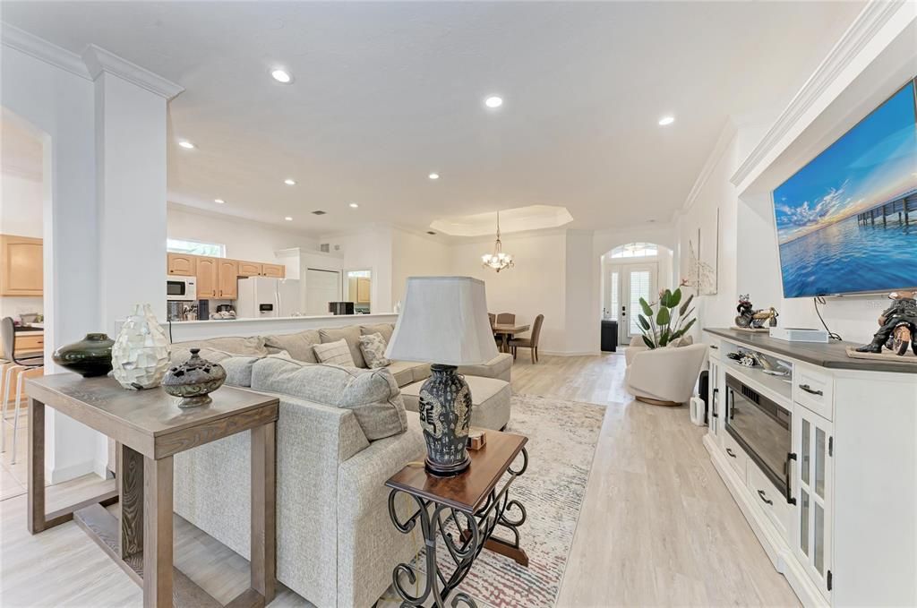 出租: $4,500 (3 贝兹, 2 浴室, 1885 平方英尺)