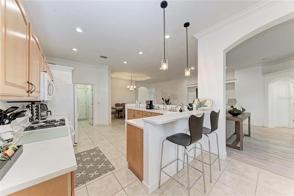 出租: $4,500 (3 贝兹, 2 浴室, 1885 平方英尺)