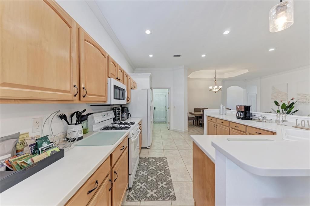 出租: $4,500 (3 贝兹, 2 浴室, 1885 平方英尺)