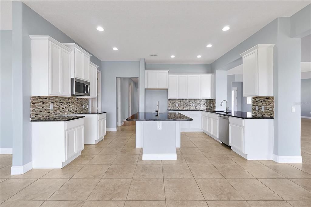 En Venta: $945,000 (7 camas, 5 baños, 5334 Pies cuadrados)