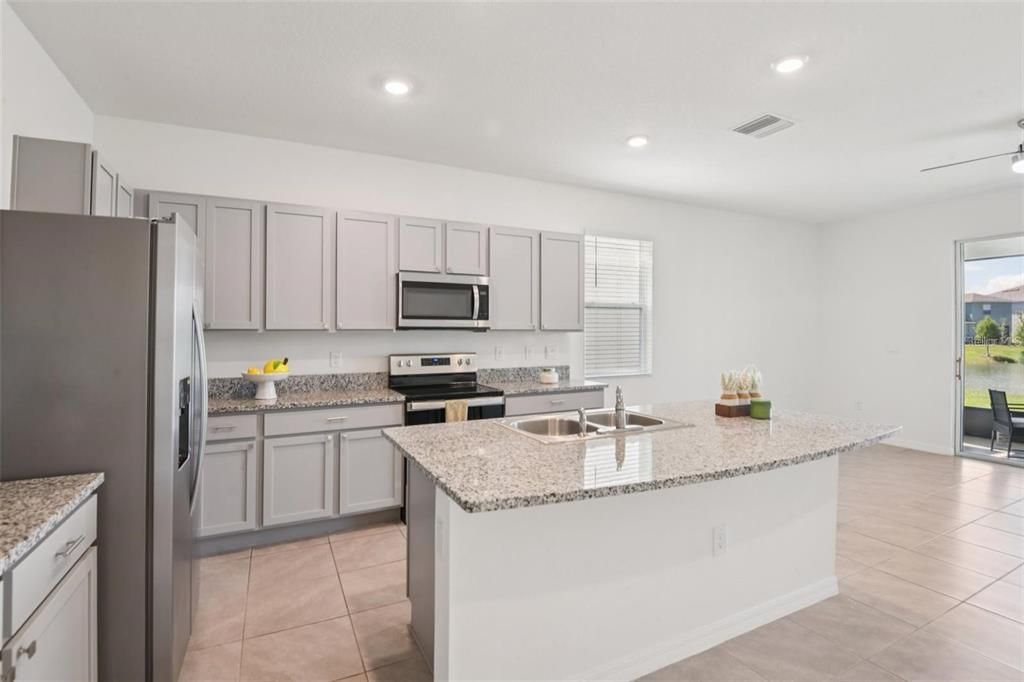 For Rent: $2,300 (3 beds, 2 baths, 1802 Square Feet)