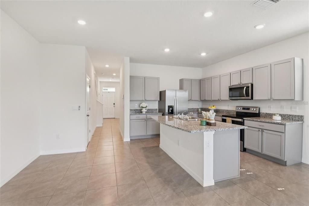 For Rent: $2,300 (3 beds, 2 baths, 1802 Square Feet)