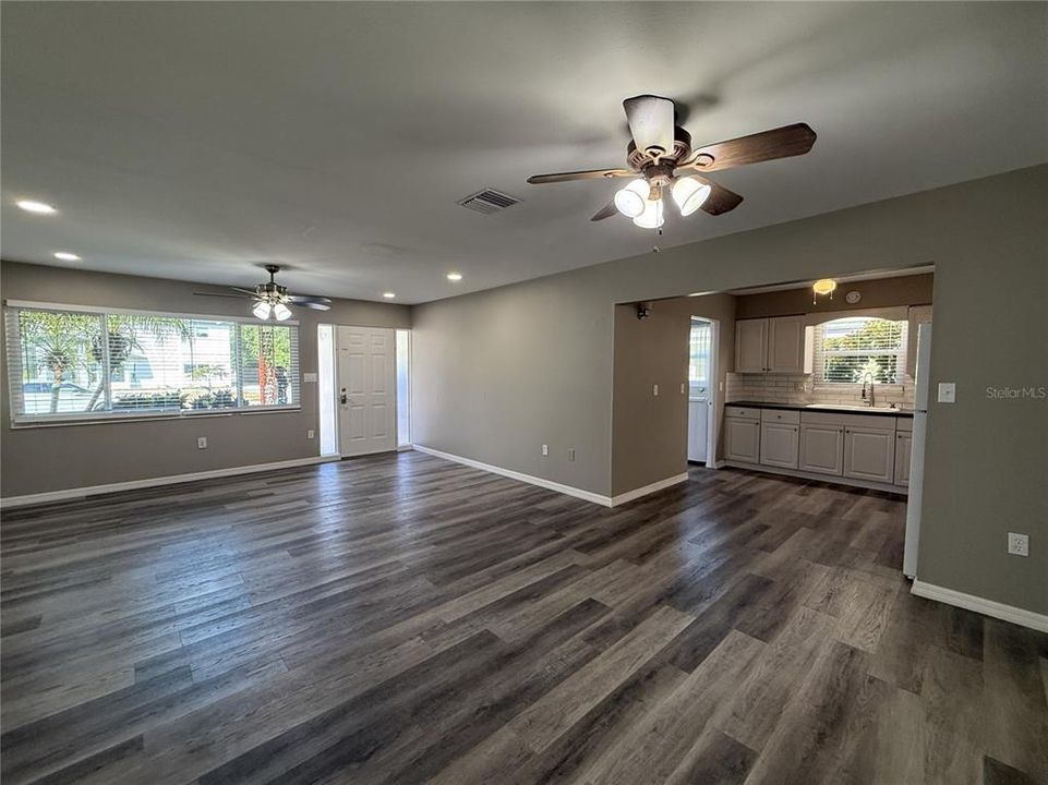 В аренду: $2,400 (2 спален, 2 ванн, 1514 Квадратных фут)