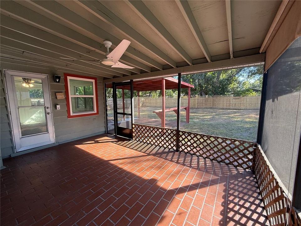 В аренду: $2,400 (2 спален, 2 ванн, 1514 Квадратных фут)