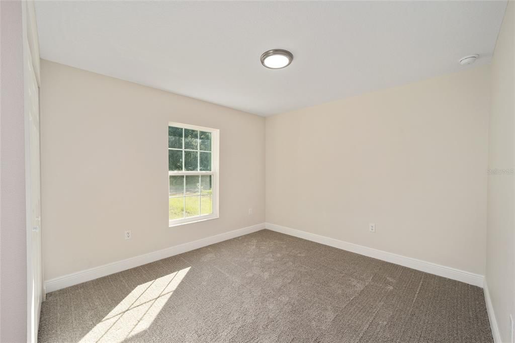 合同活跃: $249,900 (3 贝兹, 2 浴室, 1418 平方英尺)