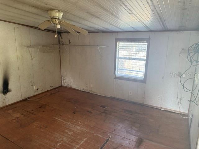 For Sale: $169,900 (2 beds, 1 baths, 924 Square Feet)