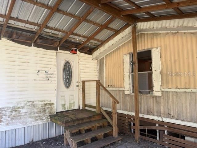 For Sale: $169,900 (2 beds, 1 baths, 924 Square Feet)