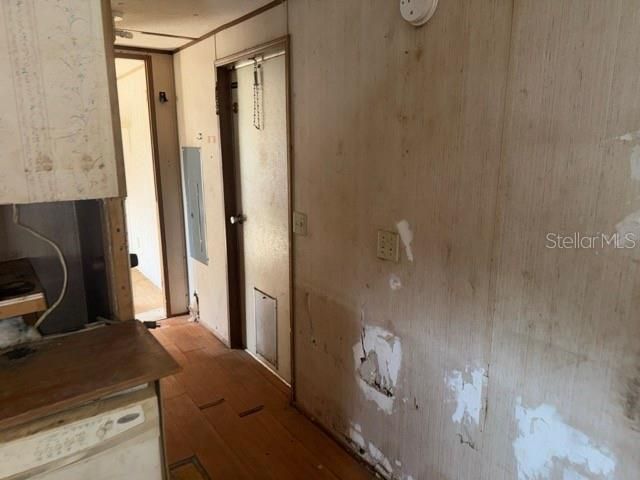 For Sale: $169,900 (2 beds, 1 baths, 924 Square Feet)