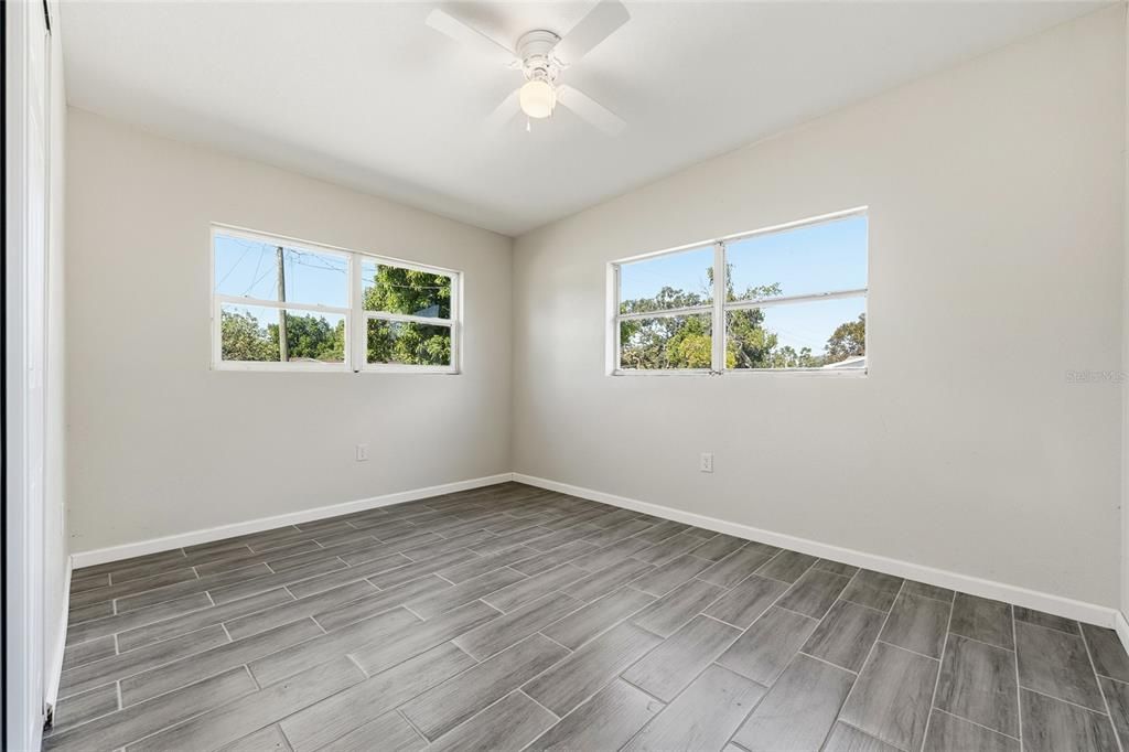 待售: $250,000 (3 贝兹, 1 浴室, 1204 平方英尺)