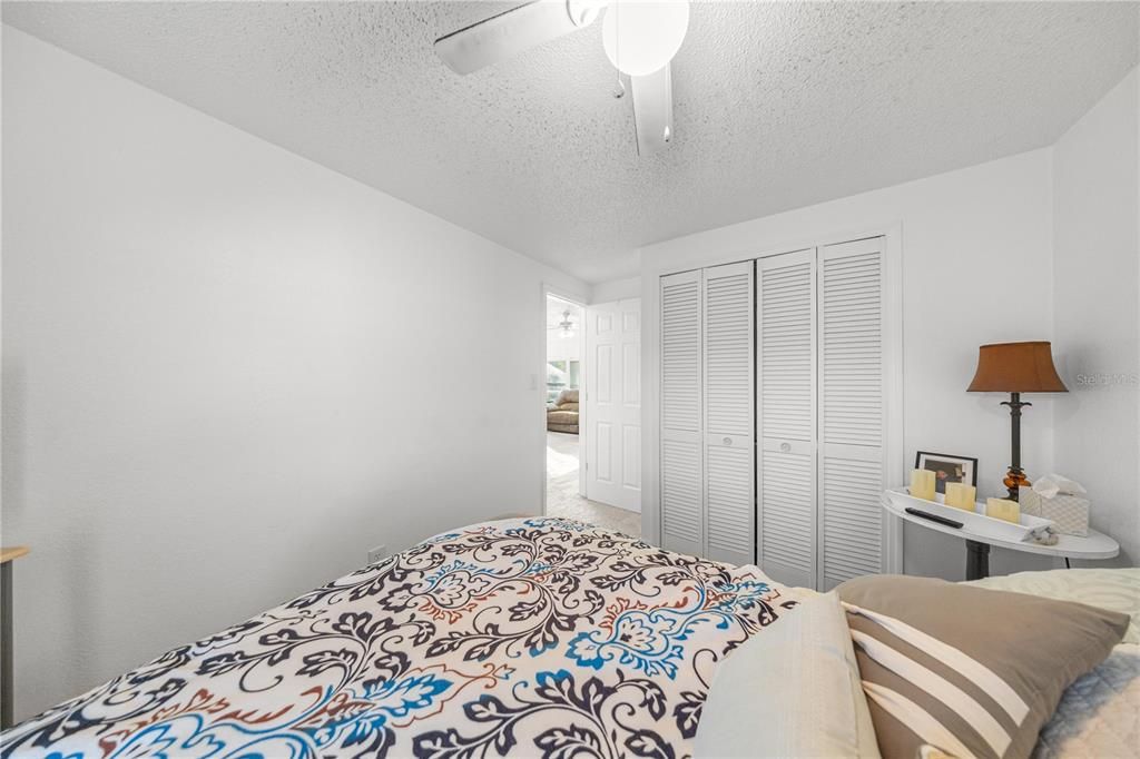 合同活跃: $299,999 (3 贝兹, 2 浴室, 1404 平方英尺)