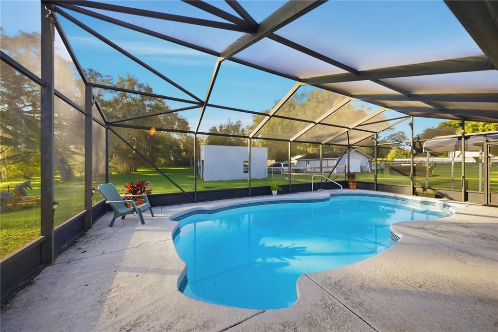 合同活跃: $299,999 (3 贝兹, 2 浴室, 1404 平方英尺)