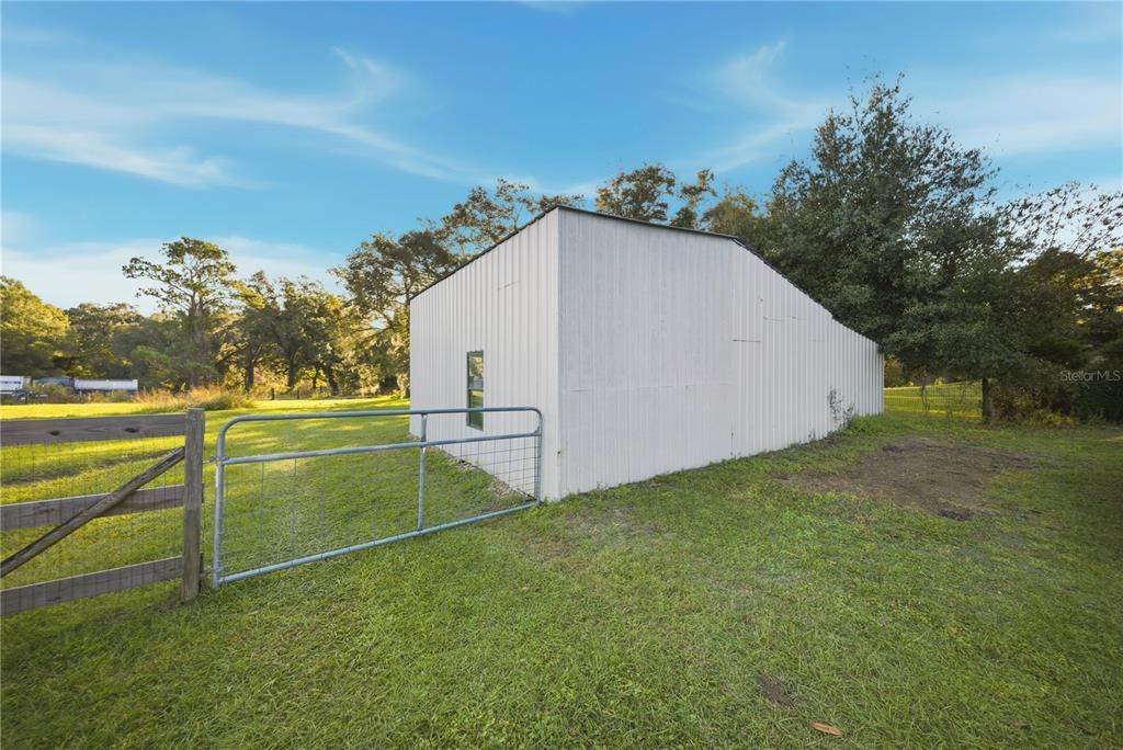 合同活跃: $299,999 (3 贝兹, 2 浴室, 1404 平方英尺)