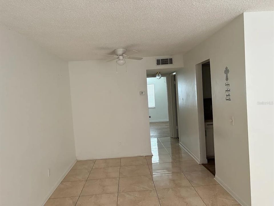 待售: $140,000 (1 贝兹, 1 浴室, 760 平方英尺)