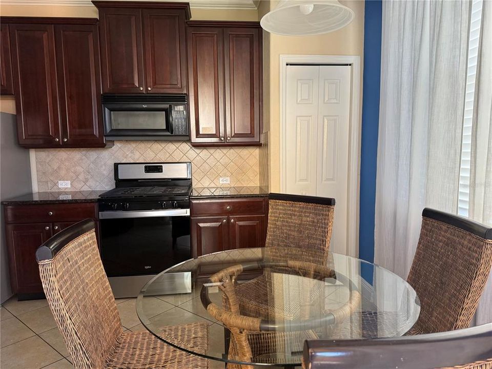 В аренду: $2,175 (3 спален, 2 ванн, 1862 Квадратных фут)