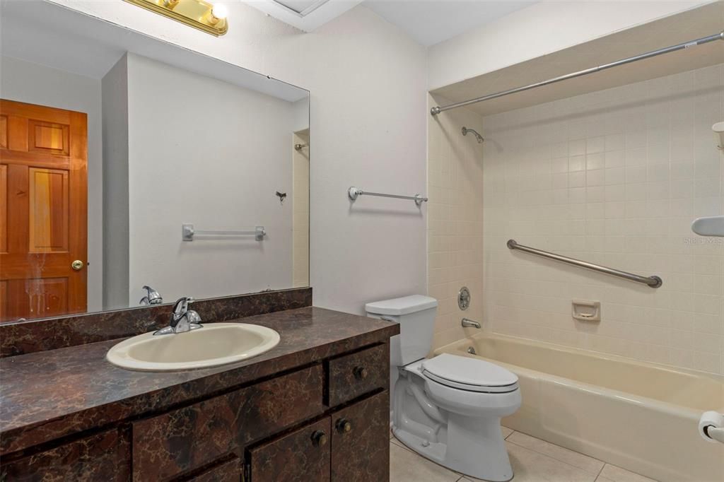 На продажу: $297,500 (2 спален, 2 ванн, 1528 Квадратных фут)