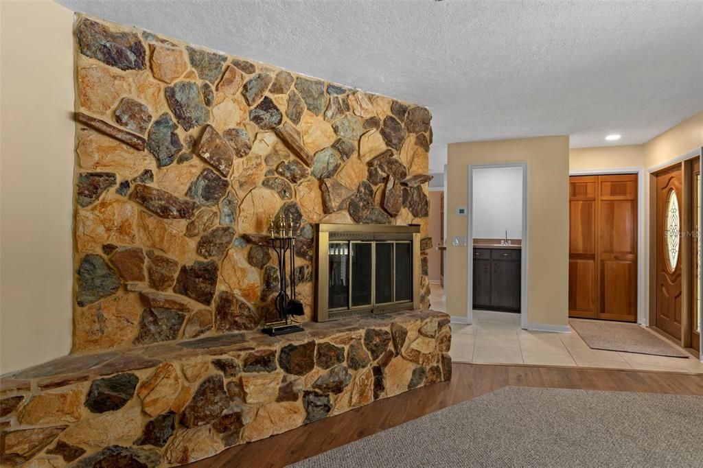 На продажу: $297,500 (2 спален, 2 ванн, 1528 Квадратных фут)