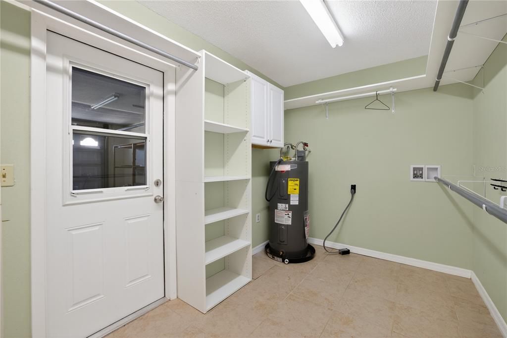 For Sale: $175,000 (2 beds, 2 baths, 1516 Square Feet)