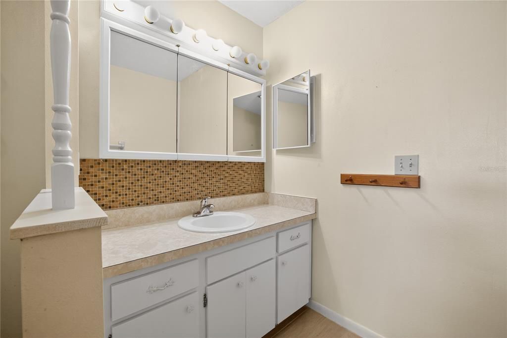 For Sale: $175,000 (2 beds, 2 baths, 1516 Square Feet)