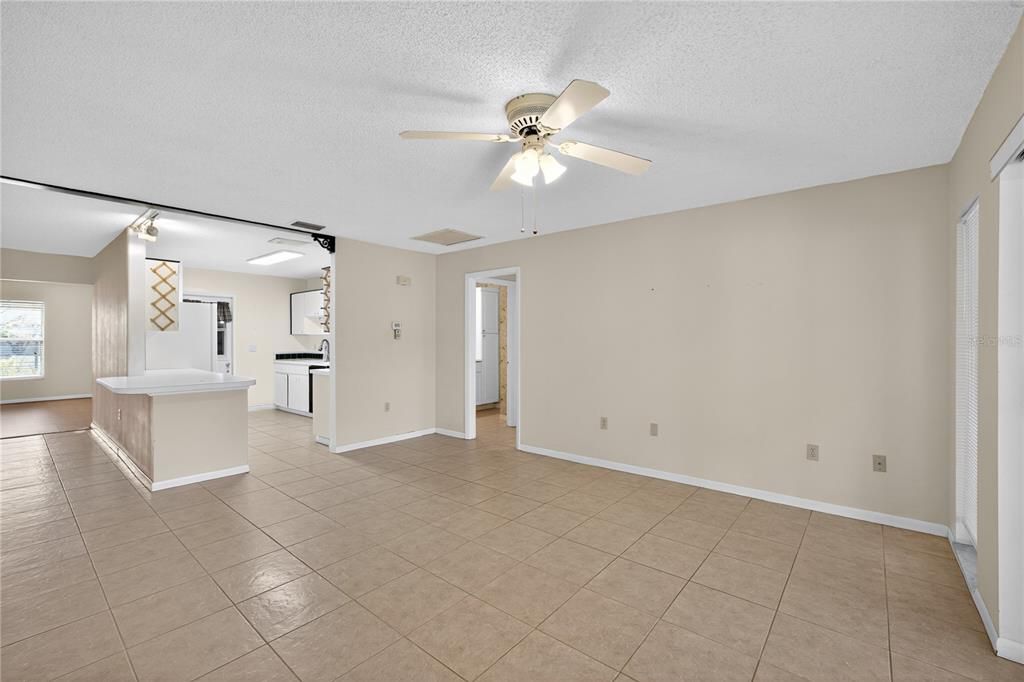 For Sale: $175,000 (2 beds, 2 baths, 1516 Square Feet)