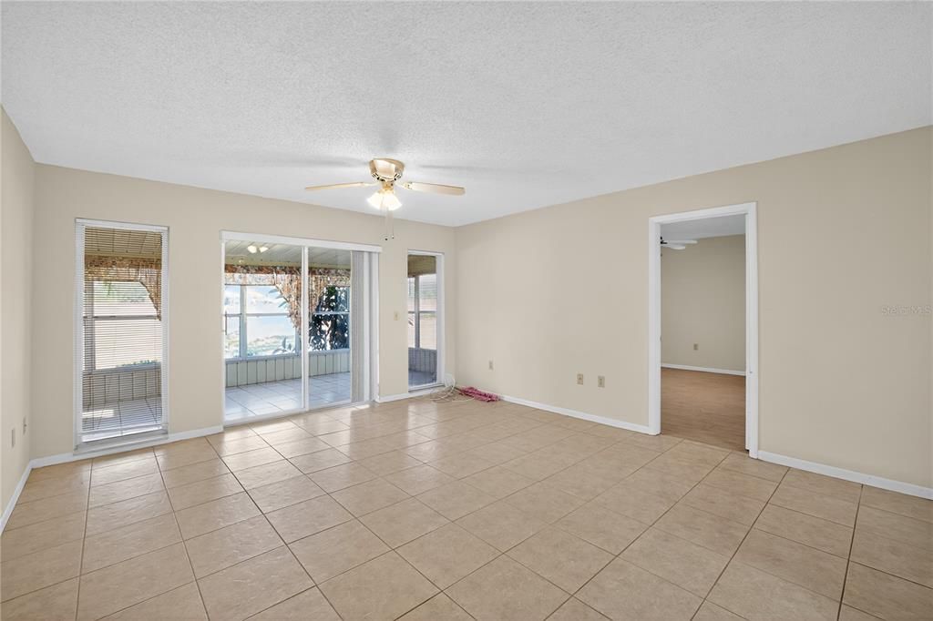 For Sale: $175,000 (2 beds, 2 baths, 1516 Square Feet)