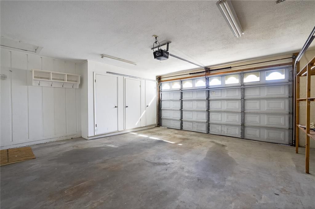 For Sale: $175,000 (2 beds, 2 baths, 1516 Square Feet)