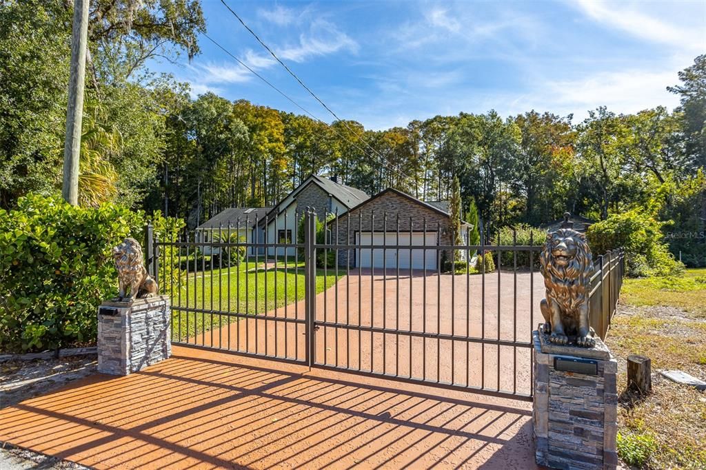 Active With Contract: $575,000 (3 beds, 2 baths, 2879 Square Feet)