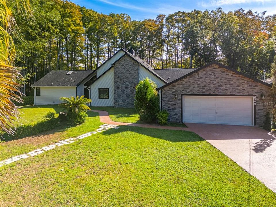 Active With Contract: $575,000 (3 beds, 2 baths, 2879 Square Feet)