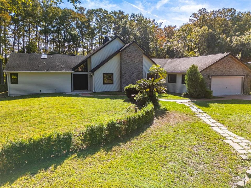 Active With Contract: $575,000 (3 beds, 2 baths, 2879 Square Feet)