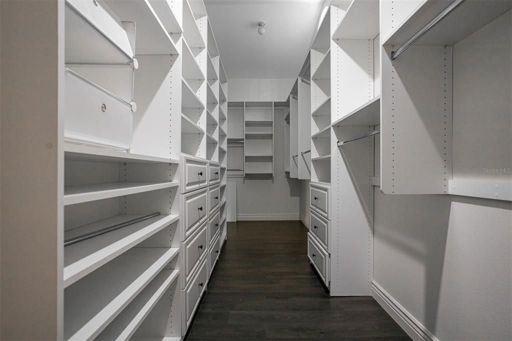 Active With Contract: $575,000 (3 beds, 2 baths, 2879 Square Feet)