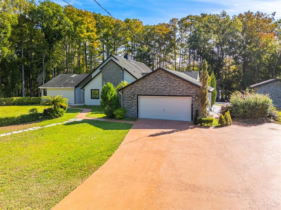 Active With Contract: $575,000 (3 beds, 2 baths, 2879 Square Feet)