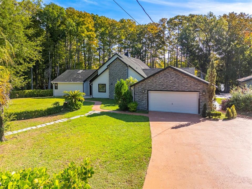 Active With Contract: $575,000 (3 beds, 2 baths, 2879 Square Feet)