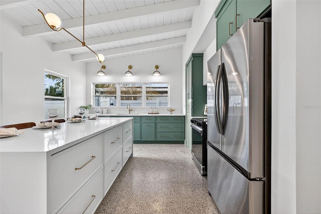 Active With Contract: $700,000 (3 beds, 2 baths, 1870 Square Feet)